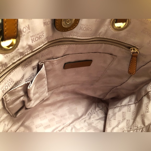 2 - Piece - Micheal Kors - Signature Jacquard North South Tote and Wallet - Picture 10 of 16